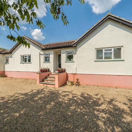 Serene Spacious Room Staines-upon-Thames Extérieur photo