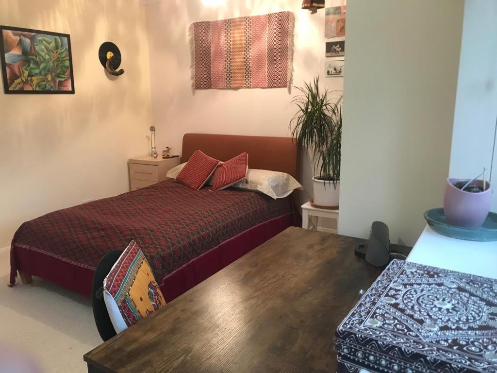 Serene Spacious Room Staines-upon-Thames Extérieur photo